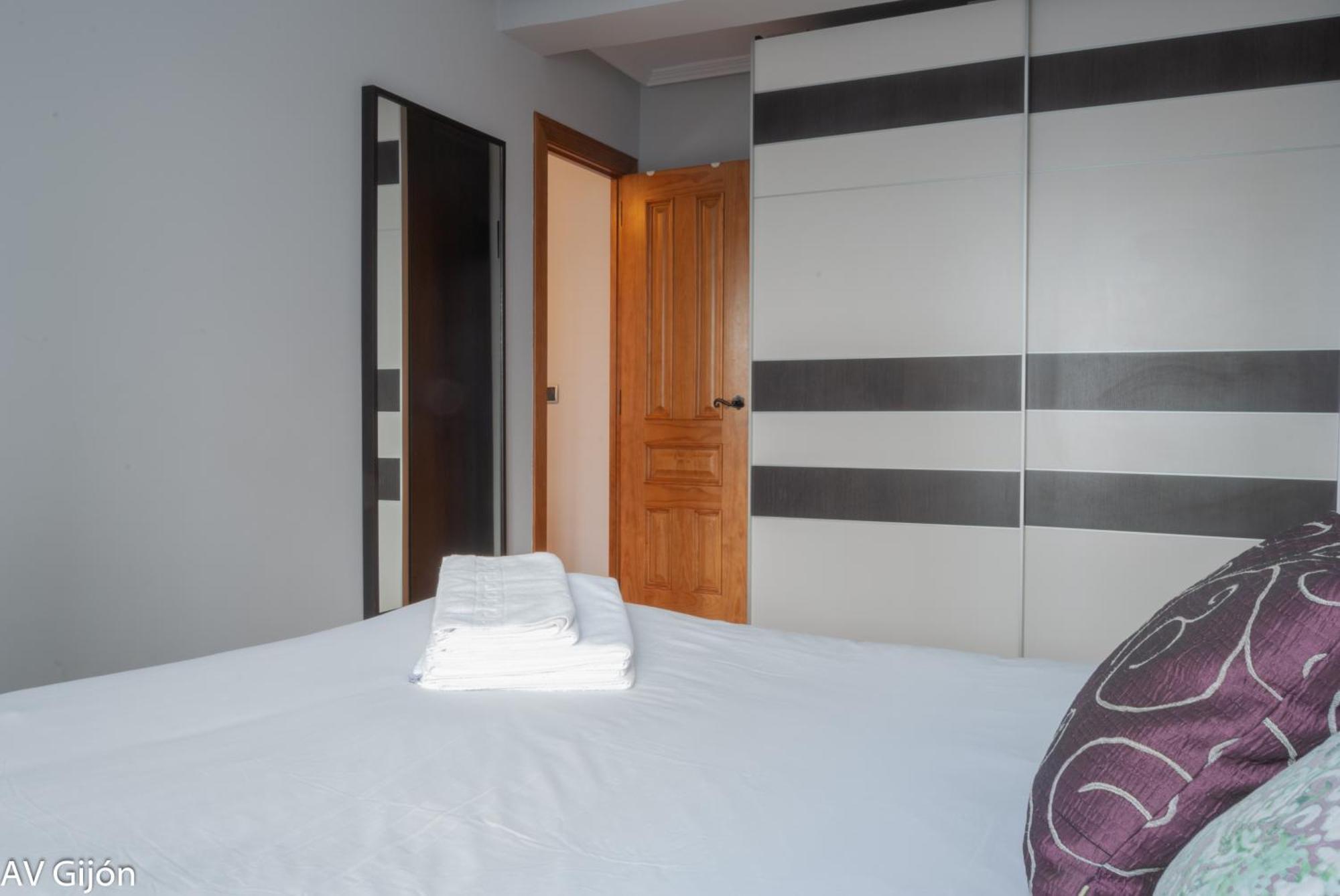Av Premio Real 16 Appartement Gijón Buitenkant foto