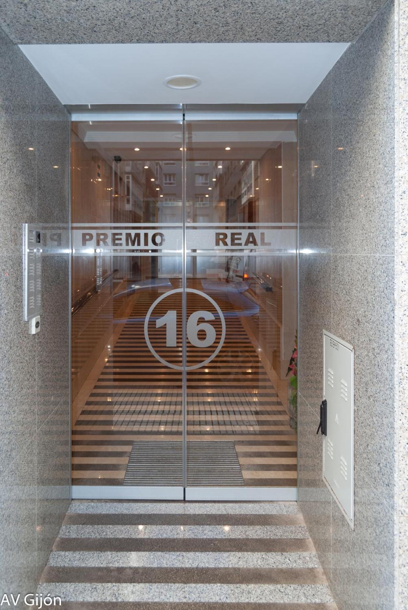 Av Premio Real 16 Appartement Gijón Buitenkant foto