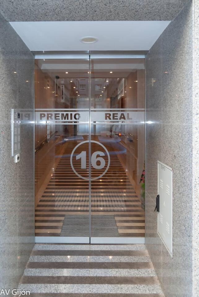Av Premio Real 16 Appartement Gijón Buitenkant foto