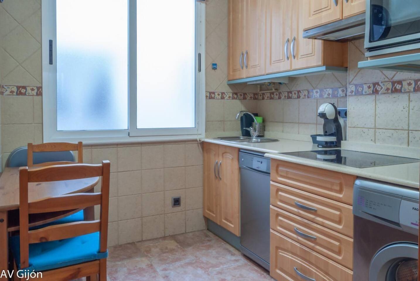Av Premio Real 16 Appartement Gijón Buitenkant foto