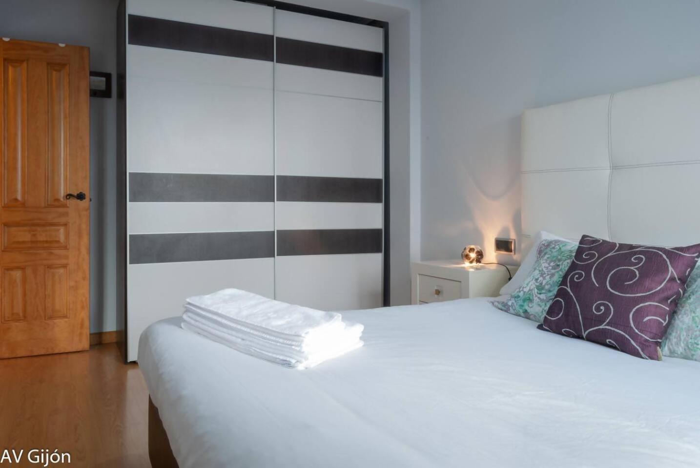 Av Premio Real 16 Appartement Gijón Buitenkant foto