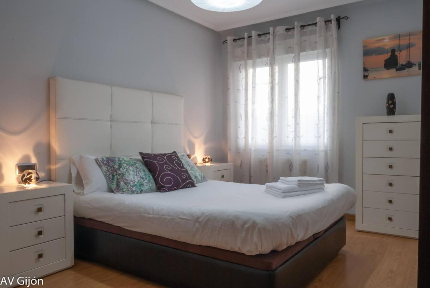 Av Premio Real 16 Appartement Gijón Buitenkant foto