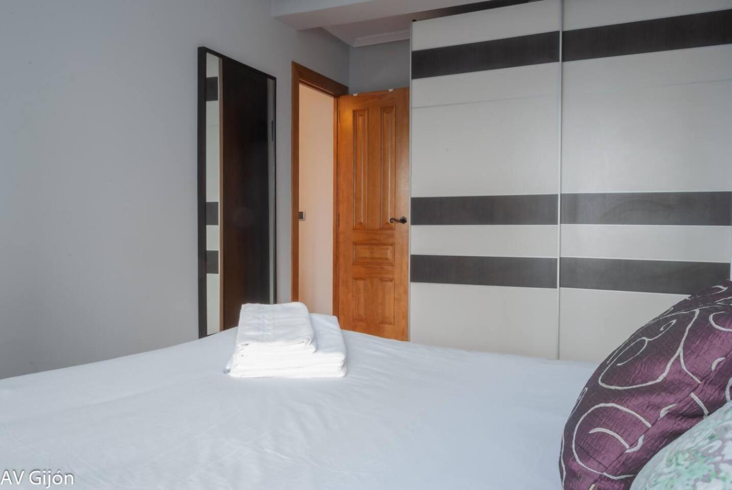 Av Premio Real 16 Appartement Gijón Buitenkant foto